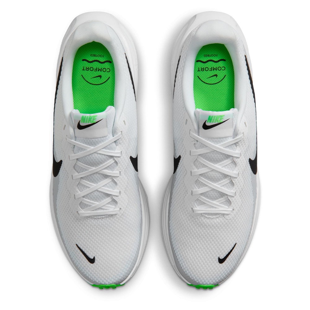 ナイキ　レボリューション8