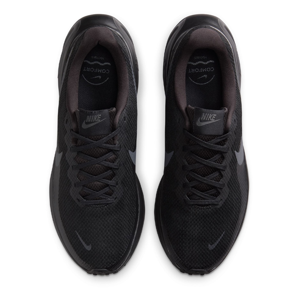 ナイキ　レボリューション8