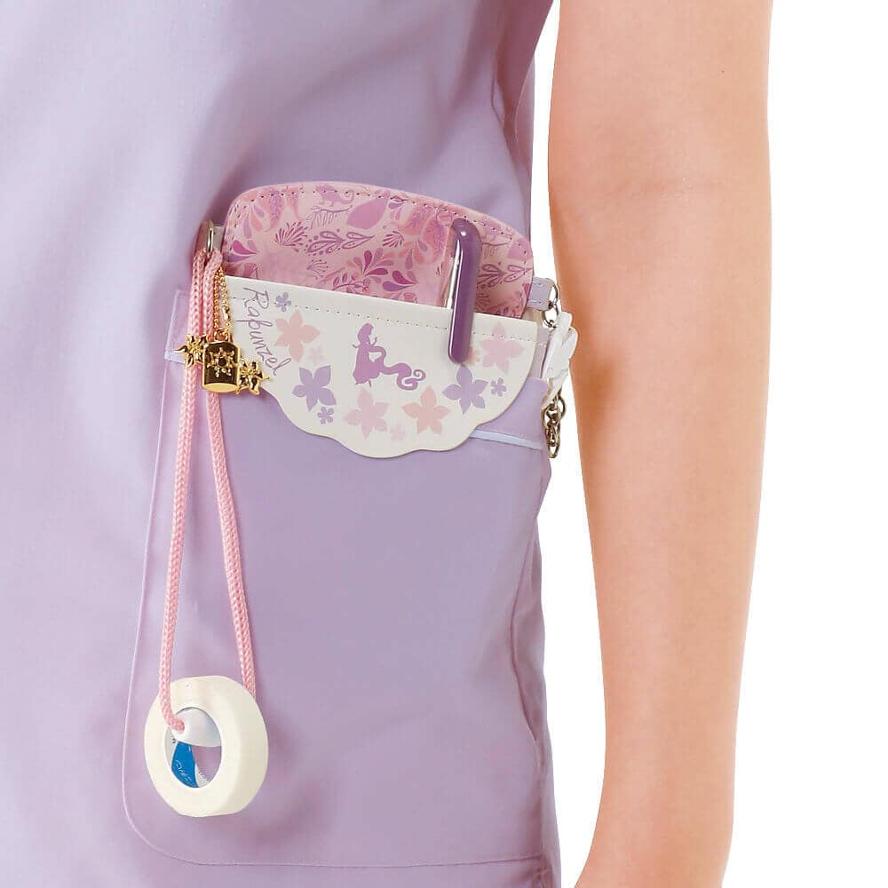 ポケットからのぞくキュートなデザイン