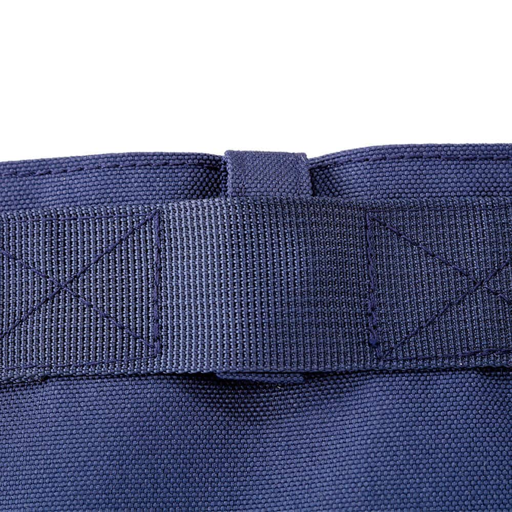 かぶせボタンを使用しないときは背面へ収納