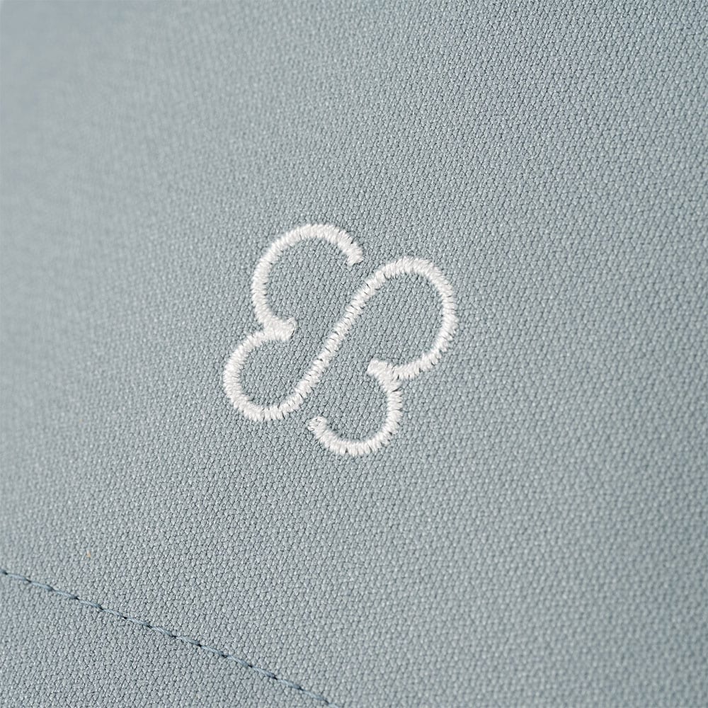 左袖にukaロゴの刺繍