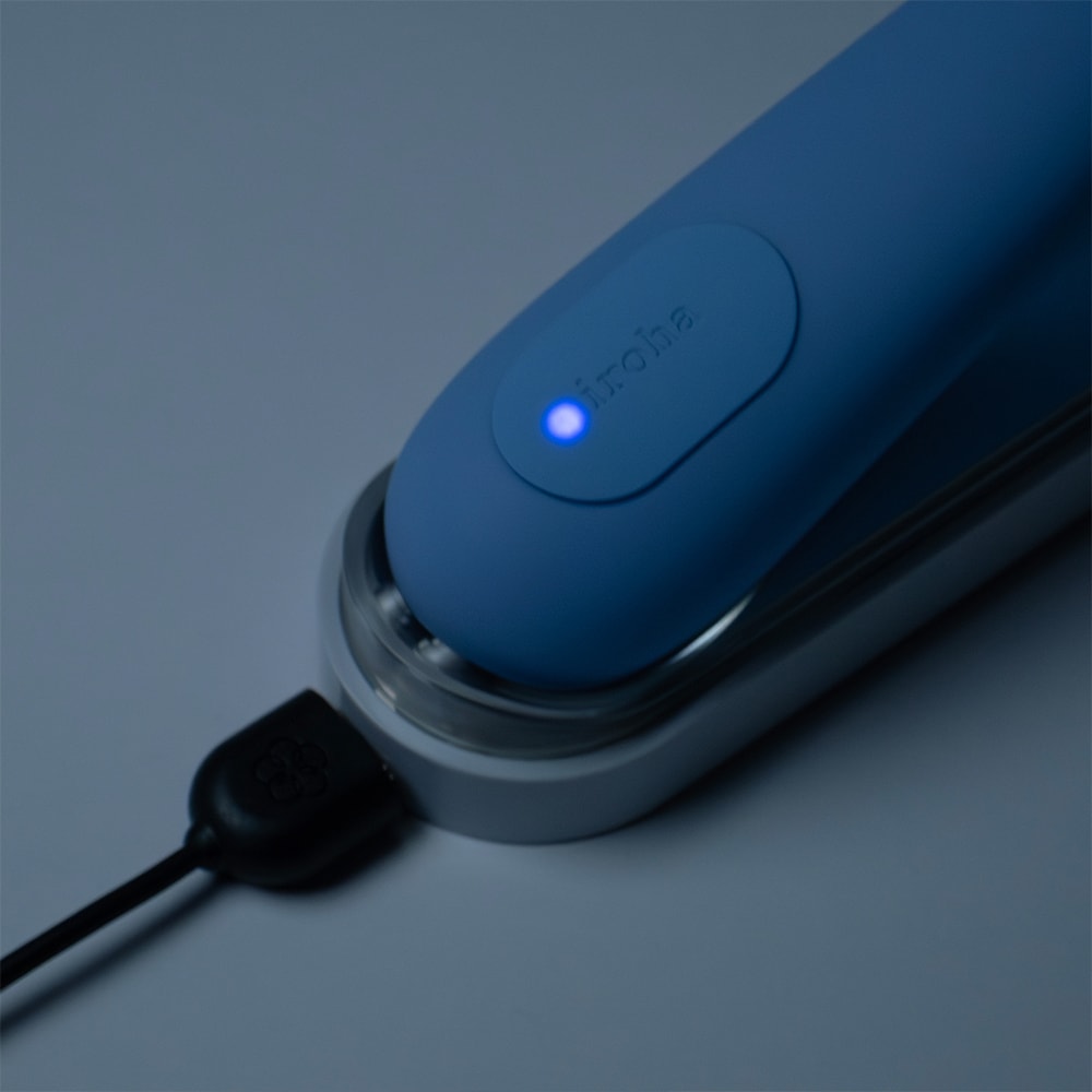 充電中はランプが点滅