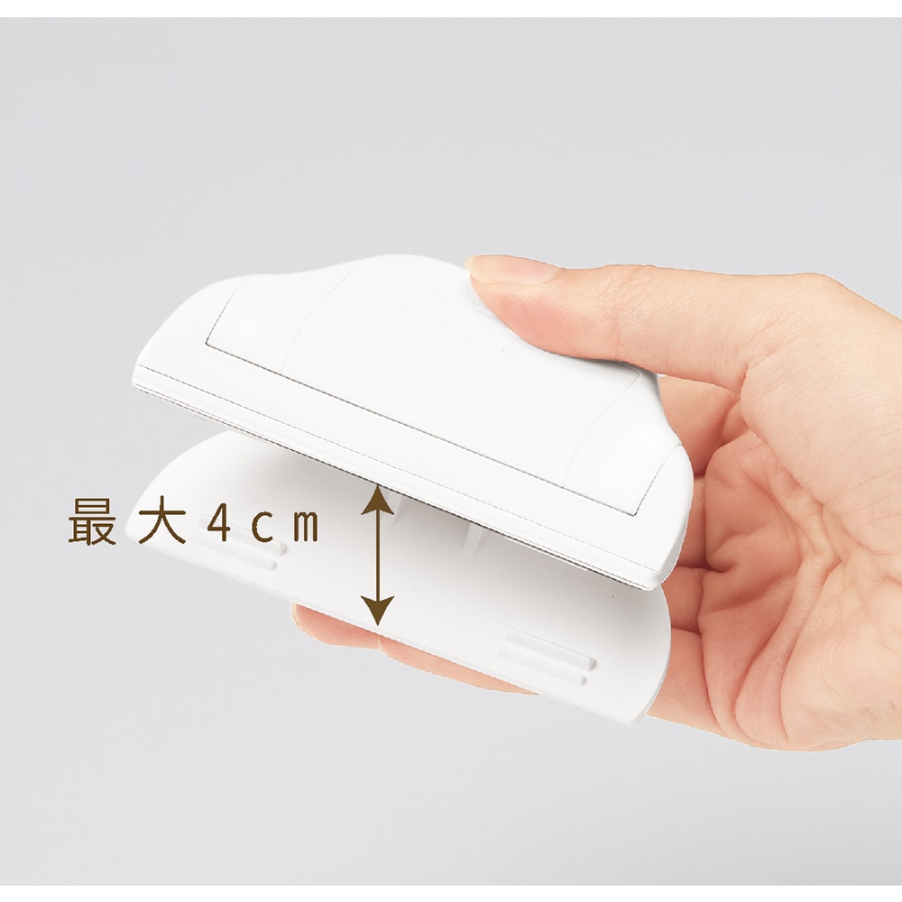 大きく開くから厚めの本も挟める！