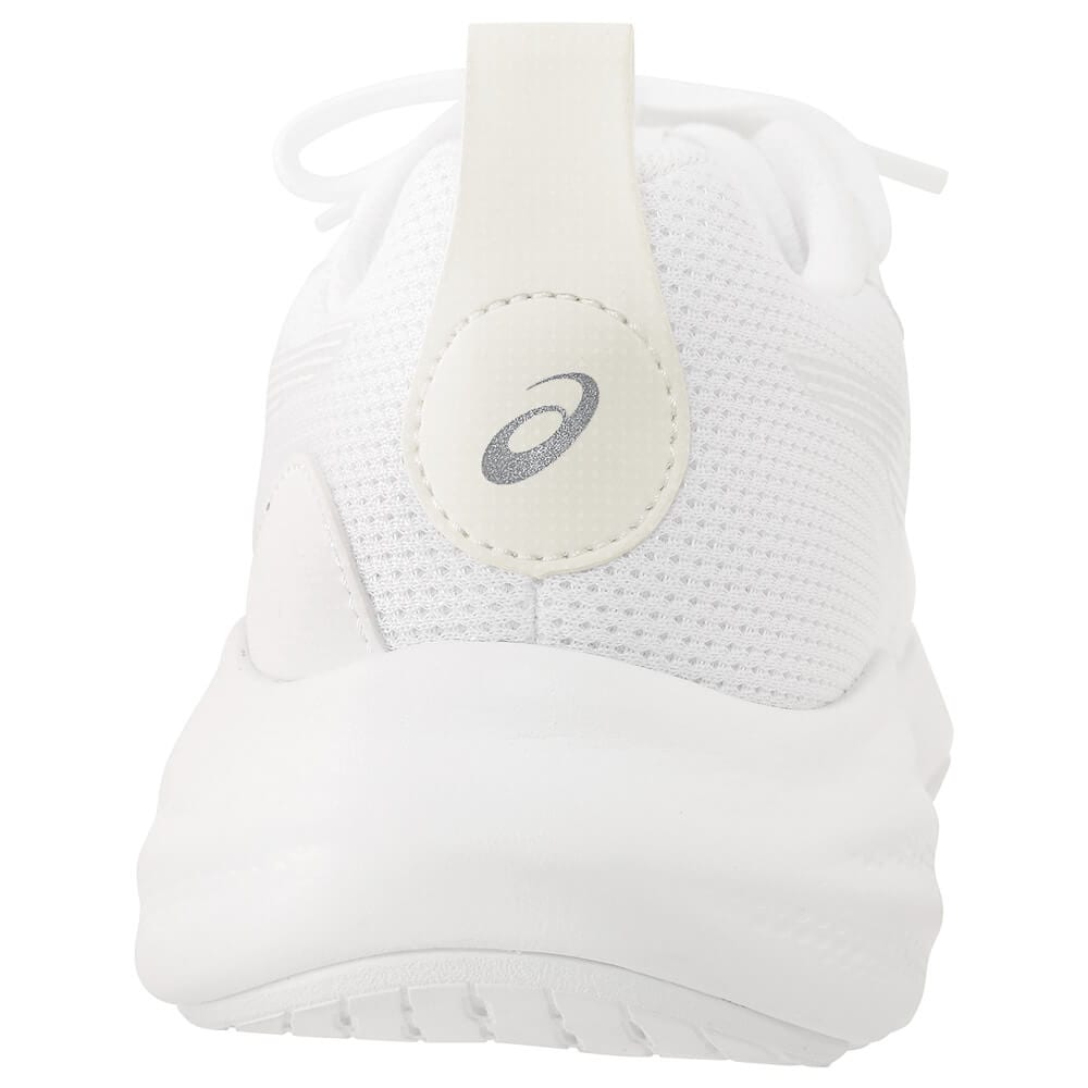 かかと側にロゴプリント