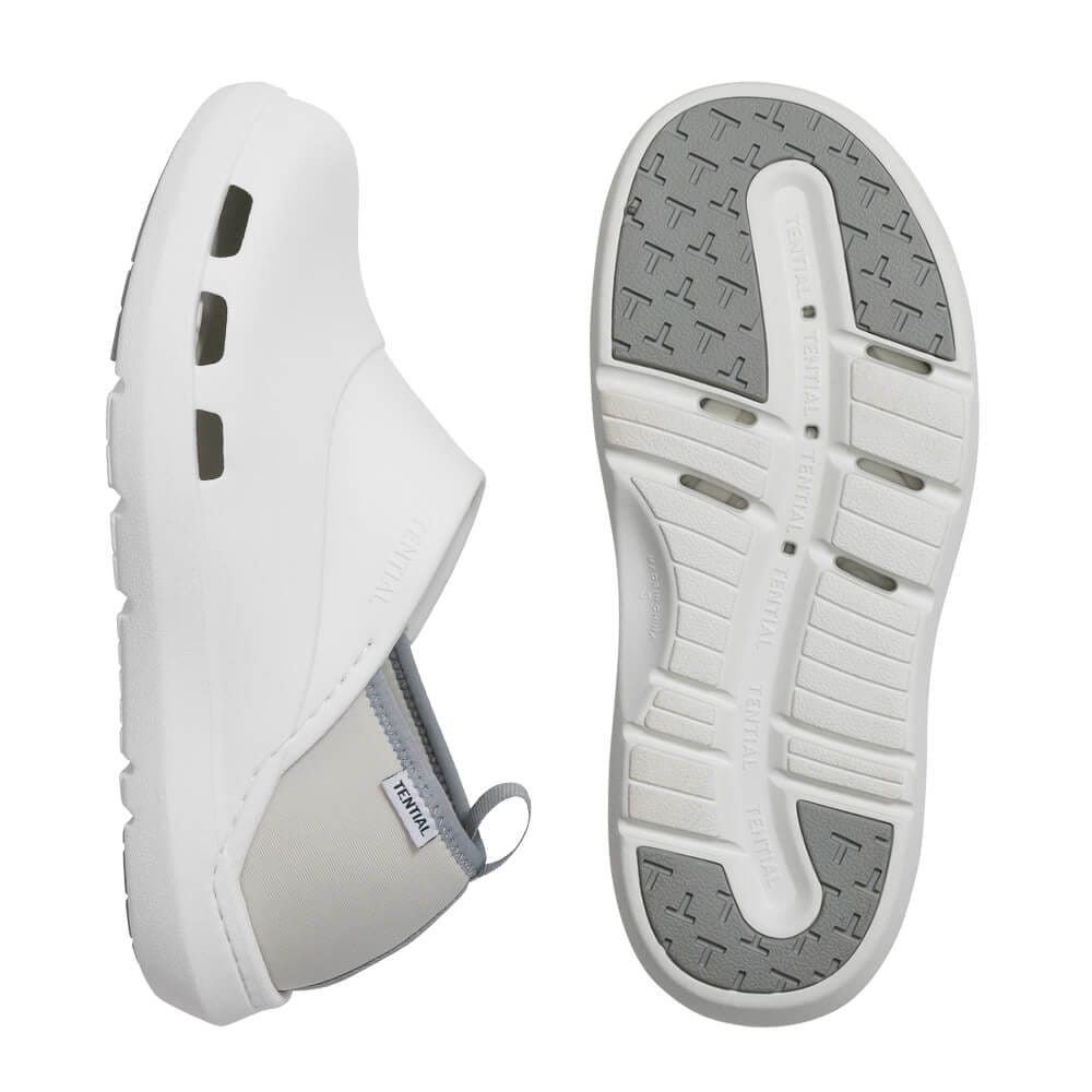 サイドと足底の通気孔が靴内環境を整える