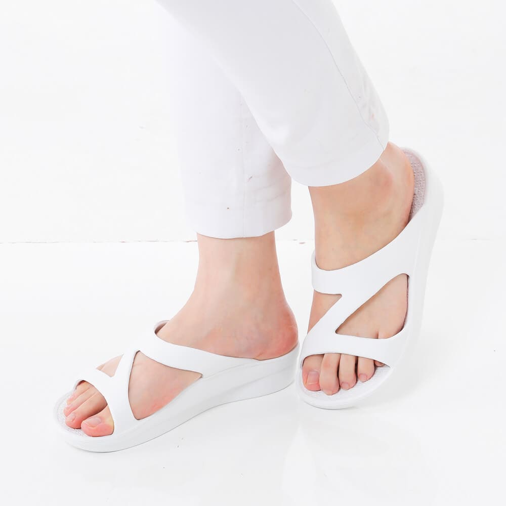 TELIC リカバリーサンダル Z－ストラップ