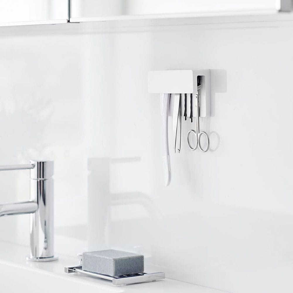 歯間ブラシやピンセット、ヘアピンなどの小さな物も収納