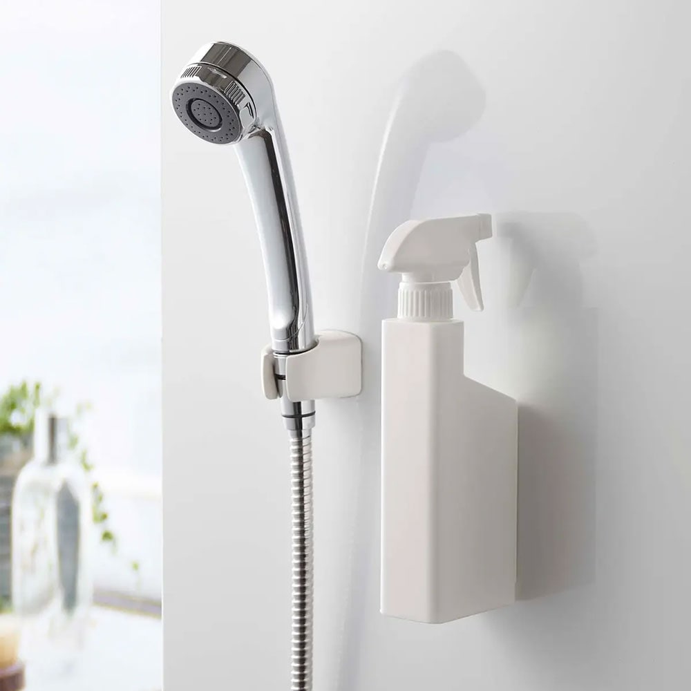 バスルームやキッチンなどでお掃除用の液体洗剤を詰め替えて使用可能