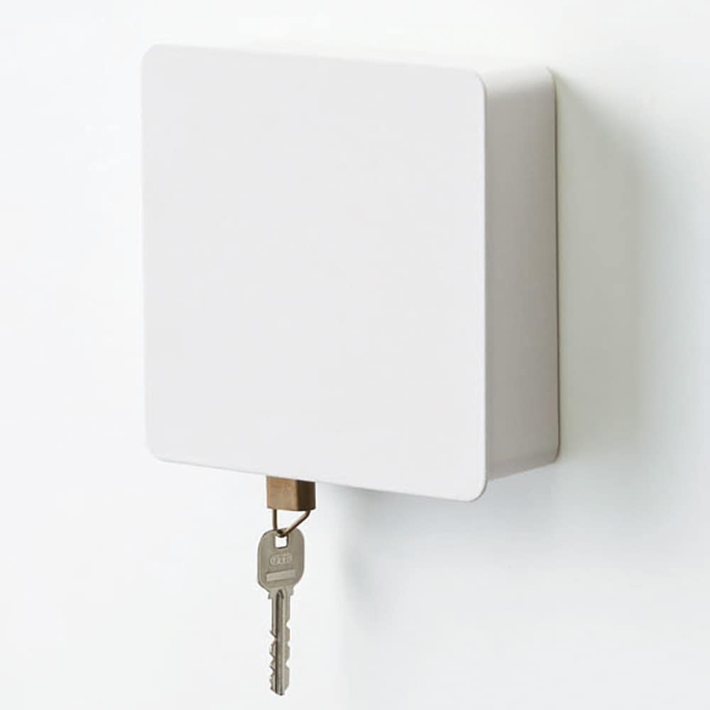 扉付きで鍵や印鑑を隠してすっきり収納