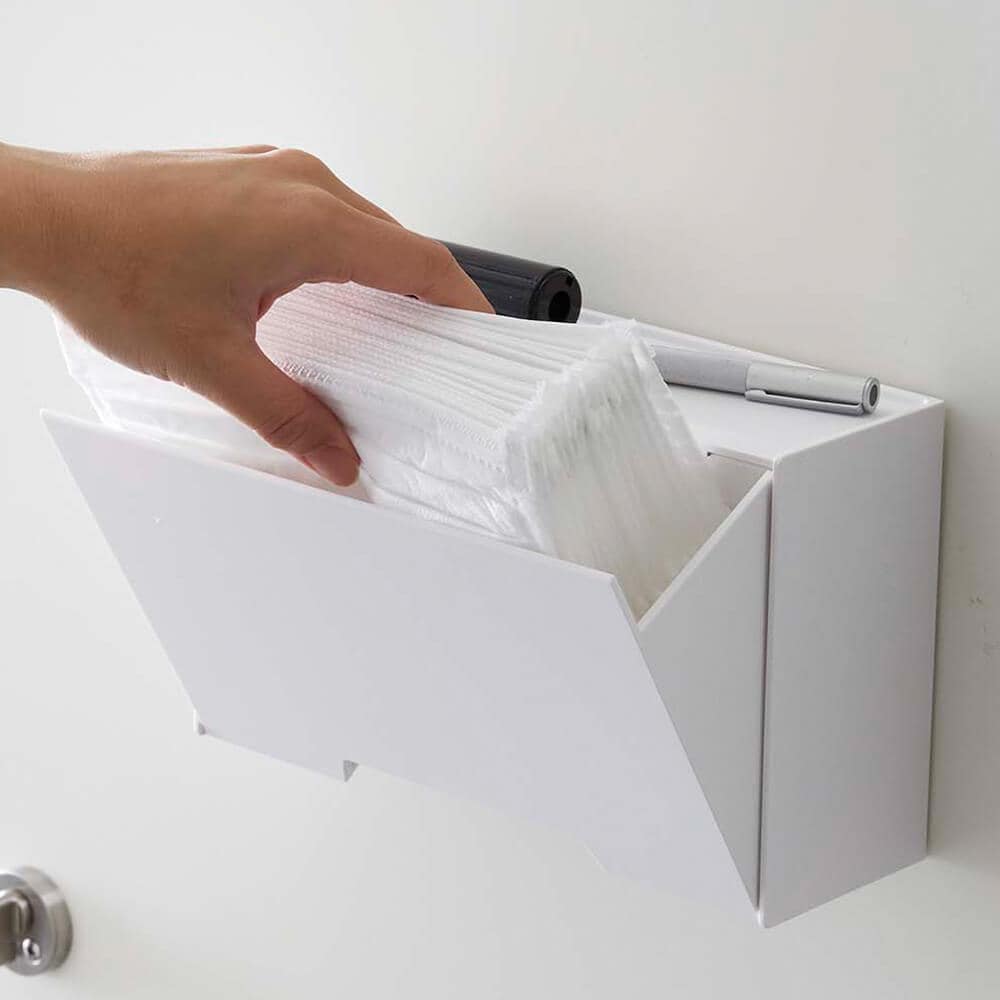 斜めに開口するからマスクの補充も簡単！