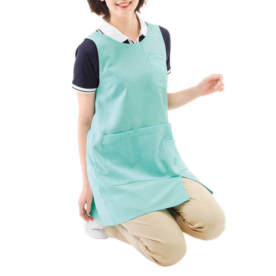 ひざまづきやすいスリット入り