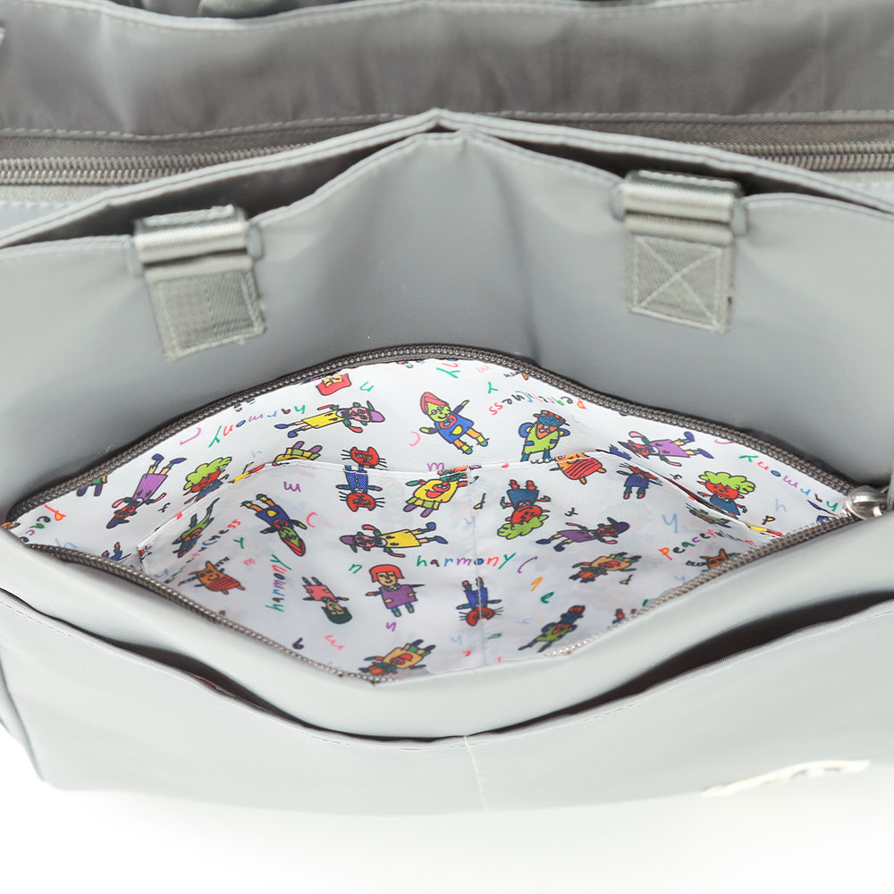 前側に小物ポケット付